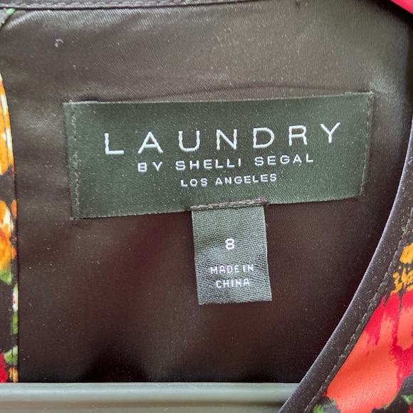 BEAUTIFUL Floral Dress - Picture 2 of 3